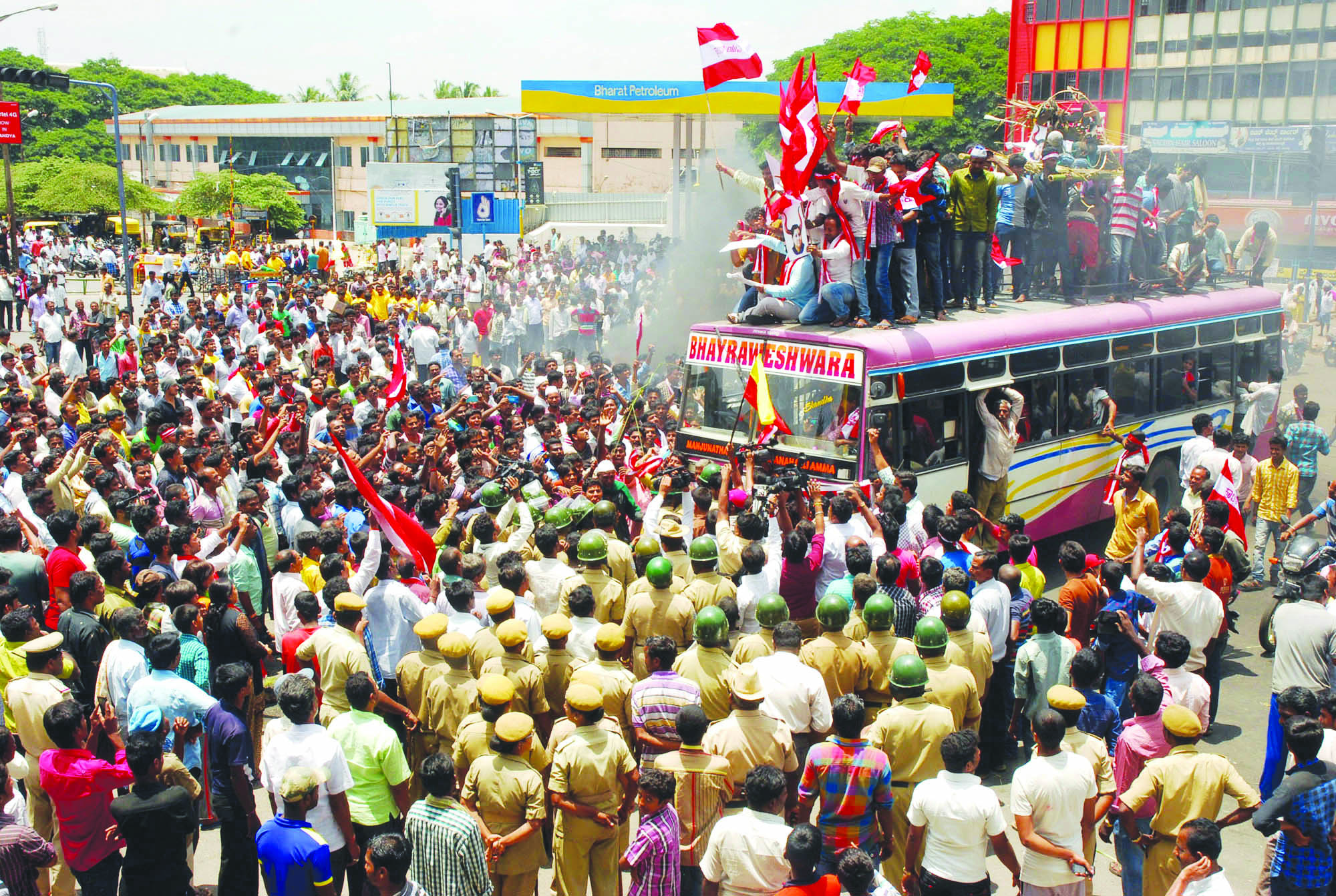ನೀರು ಬಿಟ್ಟ ಸರಕಾರ: ನಾಳೆ ಕರ್ನಾಟಕ ಬಂದ್